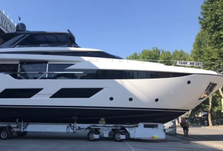 Ferretti 920