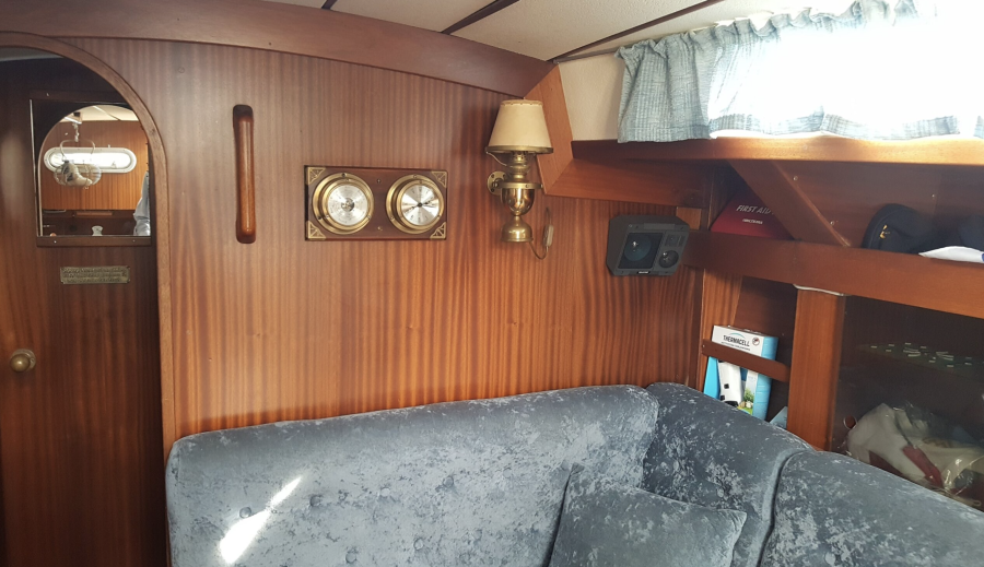 Finnsailer 34 кают компания