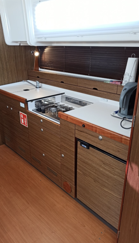 Delphia escape 1080s камбуз