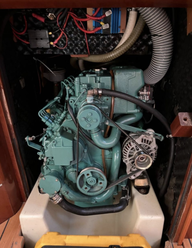 Beneteau 393 Clipper двигатель