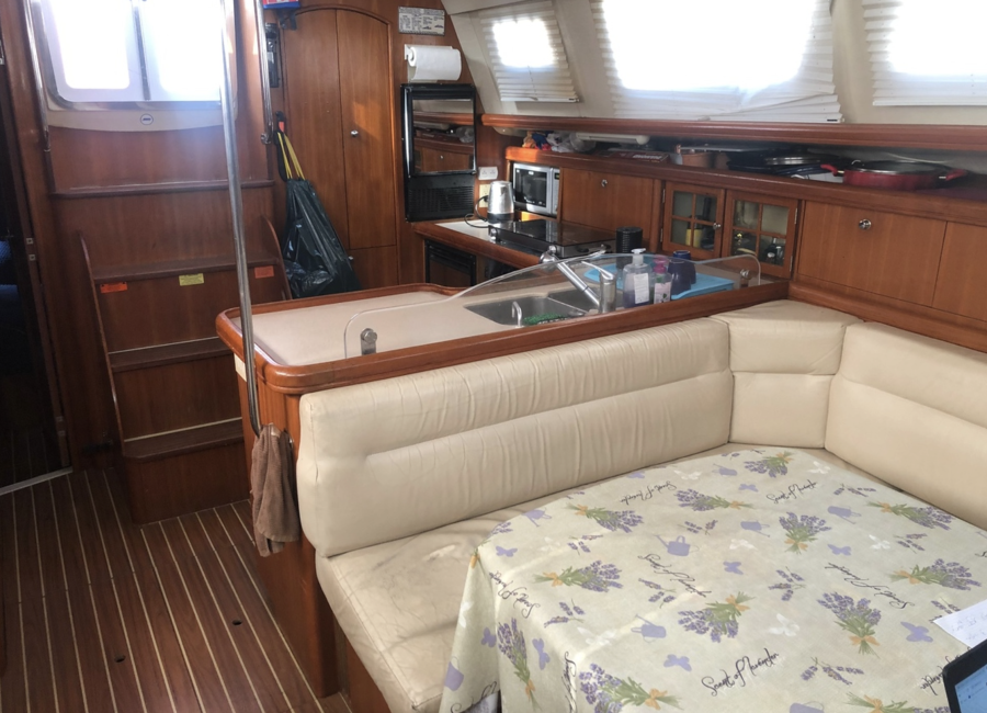 Hunter 44 DS салон
