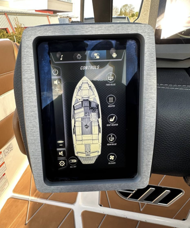 Malibu Wakesetter 23 LSV панель управления